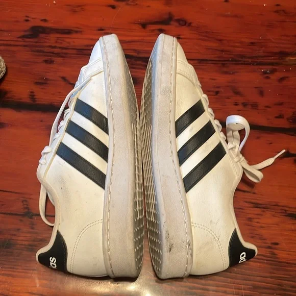 8.5 Adidas Woman’s White and Black Sneakers - Picture 2 of 7